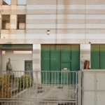 Immagine in evidenza dell'esterno della fakegnameria a Siziano, provincia di Pavia. Vicino Opera e Milano.